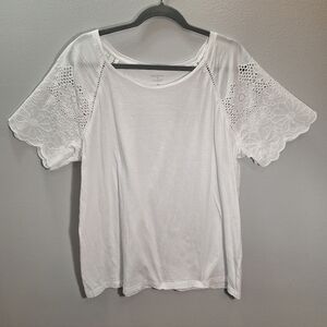 Preswick & Moore Wm XL White Eyelet Scalloped Floral Short Sleeve Top Minimalist